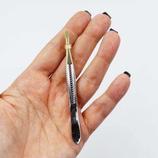 Pinça Reta Para Cílios E Sobrancelhas 05 - Helen Color